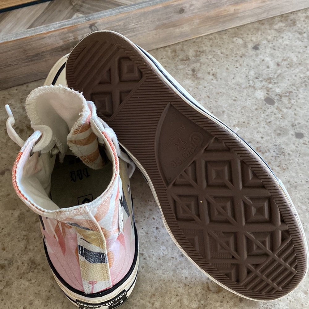 Women Converse - Picture 7 of 9